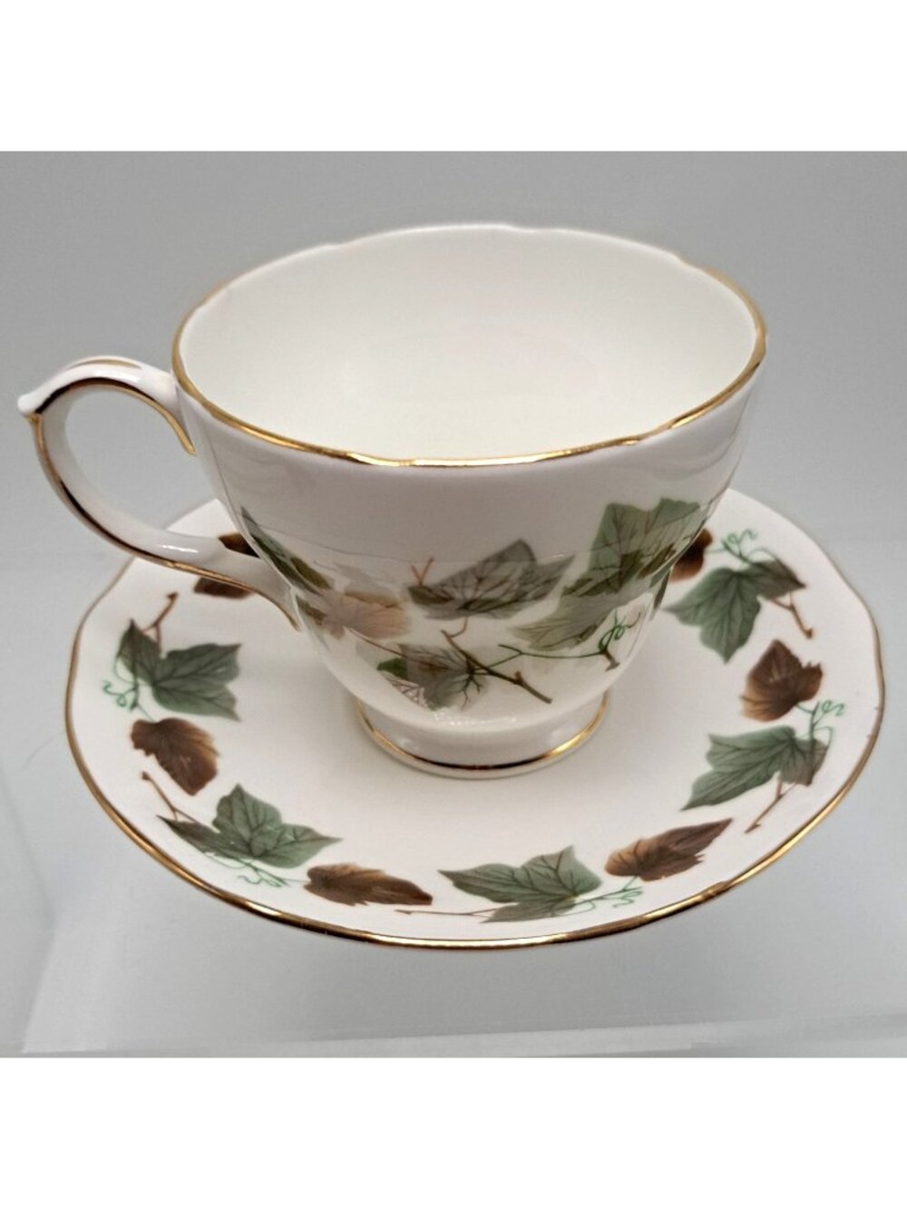 Duchess Bone China Teacup & Saucer Set With Ivy Leaf Pattern Gold Trim